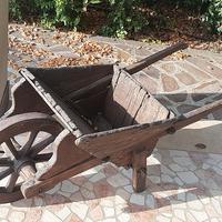 Carriola in legno antica
