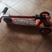 monopattino a 3 ruote