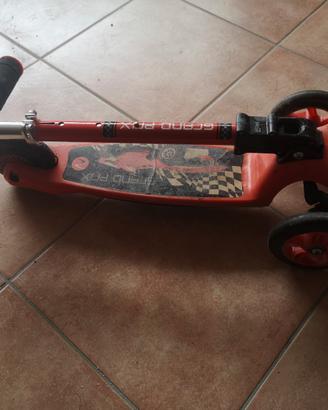 monopattino a 3 ruote