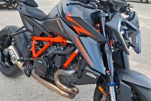 ktm 1390 Super Duke R EVO 