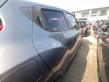 FIANCATA DESTRA NISSAN JUKE 2013 PER RICAMBI