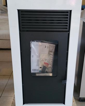 Stufa a pellet 13 kW nuova