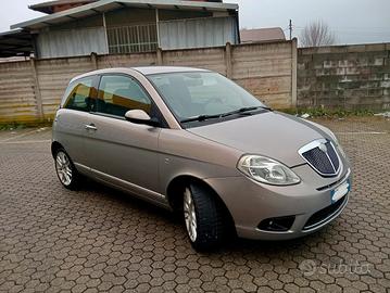 Ypsilon 1.4 benzina Moda Milano