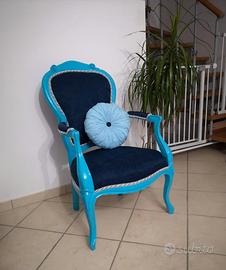 Poltrona foderata nuova