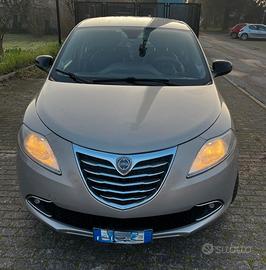 Lancia Ypsilon Benzina/Gpl Gold silver platinum