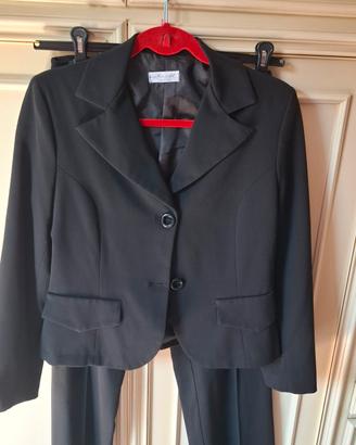 completo giacca corta e pantalone donna