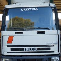Camion Iveco con sponda idraulica