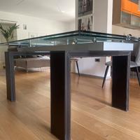 Tavolo vetro allungabile Tonin gambe in pelle