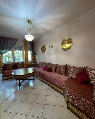 Salotto marocchino completo con tavolo