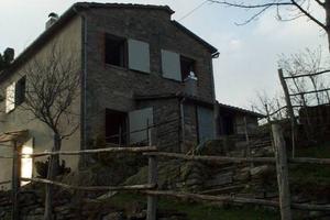 Rustico / Casale di 3105 m² con 3 locali e box aut