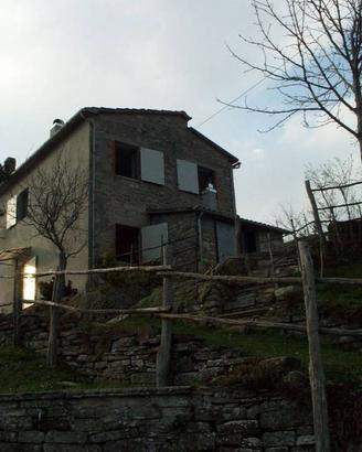 Rustico / Casale di 3105 m² con 3 locali e box aut