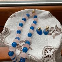 Collana e orecchini in pietra bicolore