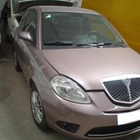 Lancia Ypsilon 1.2 8V Oro
