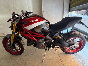 Ducati monster 1100 evo