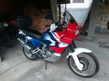 Africa twin 750