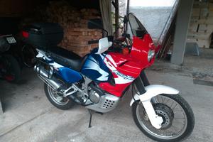 Africa twin 750
