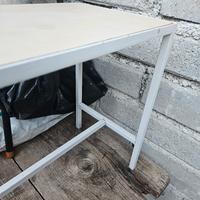 Banchetto in Ferro con Piano in Legno – 70×50 cm –