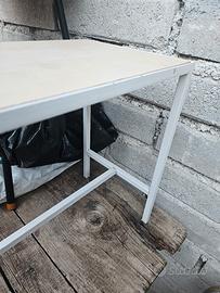 Banchetto in Ferro con Piano in Legno – 70×50 cm –