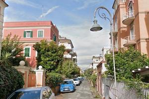 Ostia elegante trilocale arredato