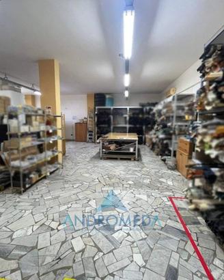 Immobile di 260 m² a Grumo Nevano