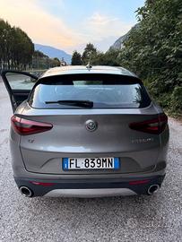 Alfa Romeo Stelvio 2.2 Turbodiesel 180 CV AT8 Q4 B