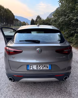 Alfa Romeo Stelvio 2.2 Turbodiesel 180 CV AT8 Q4 B