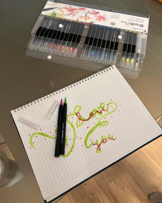 Brush Pen Pennarelli Effetto Acquerello