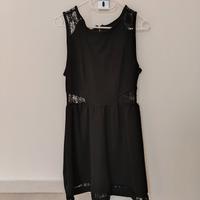 Vestito nero senza maniche con dettagli in pizzo
