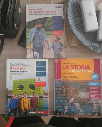 Libri scolastici per scuole superiori - 5€ l'uno