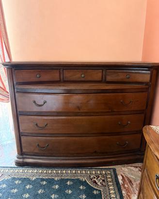 Comò in legno massello stile classico