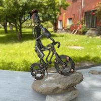 Operetta in ferro battuto ciclista