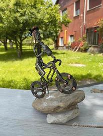 Operetta in ferro battuto ciclista