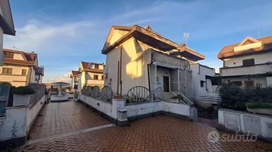 Villetta a schiera di 160 m² con più di 5 locali a