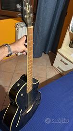 Chitarra ibanez e amplificatore marshall