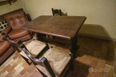 Tavolo in Legno + 4 Sedie