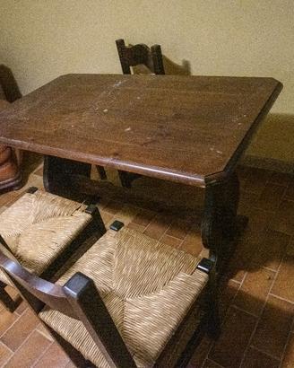 Tavolo in Legno + 4 Sedie