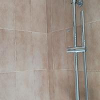 box doccia in cristallo con soffione