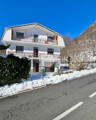 CASA SEMINDIPENDENTE A LEMIE