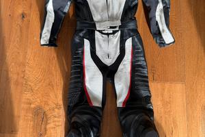 Meravigliosa tuta da moto donna