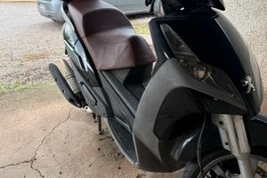 Peugeot Geopolis 400