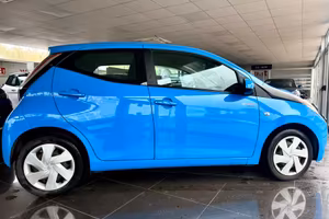 Toyota Aygo 1.0 VVT-i 69 CV 5 porte x-play
