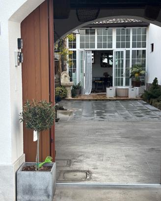 Mossa, casa in linea ristrutturata