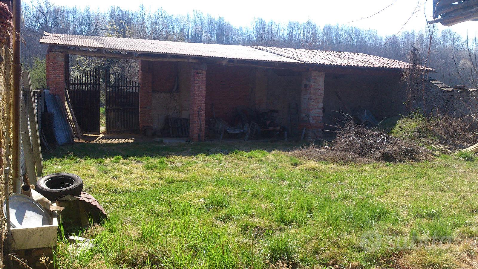 Cascina da ristrutturare - Vista 2