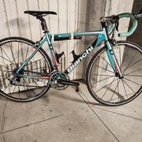 Bianchi full carbon . Ultegra 10V