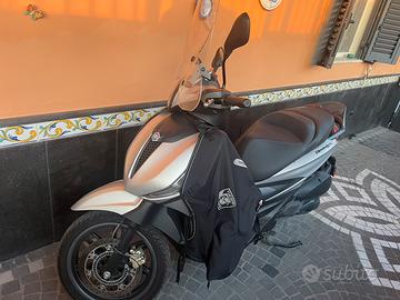 Beverly 300HPE COME NUOVO TAGLIANDI ORIGINALI