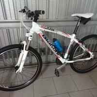 MTB bianchi kuma taglia M  come nuova 