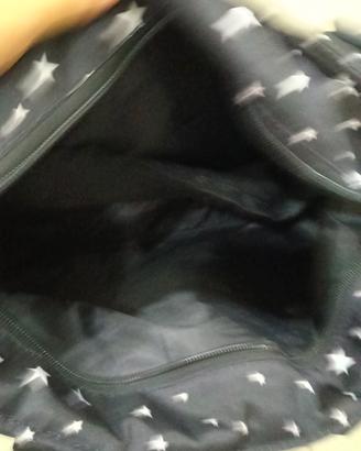 il passeggino è completo di borsa 