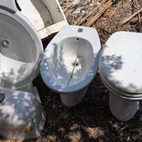 Sanitari bagno usati:WC, Vaschetta, Bidet,  Lavabo
