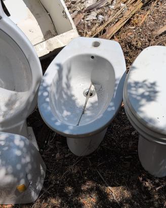 Sanitari bagno usati:WC, Vaschetta, Bidet,  Lavabo