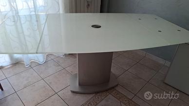 Tavolo allungabile in vetro temperato